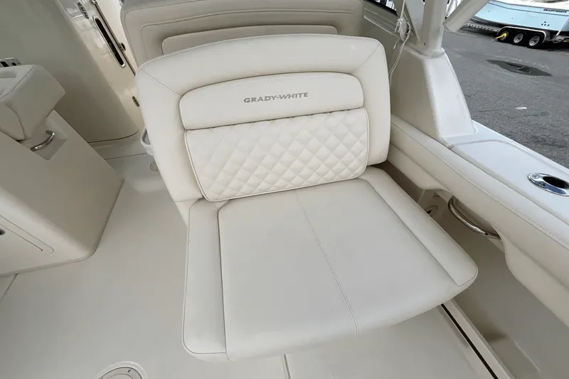 Slide: The Image of Grady-White Freedom 325 2025 - 21