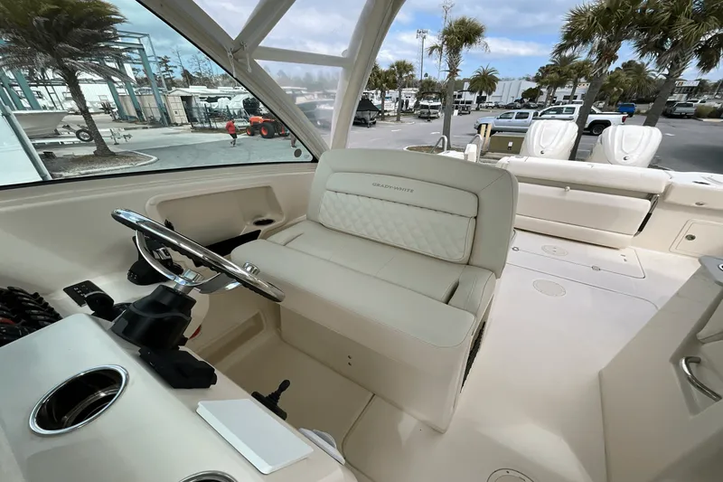 Slide: The Image of Grady-White Freedom 325 2025 - 23