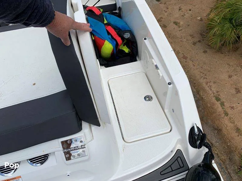 Slide: The Image of Bayliner VR6 2021 - 8883109