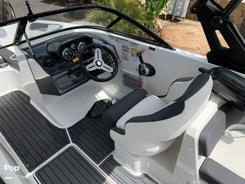 Slide: The Image of Bayliner VR6 2021 - 8883120