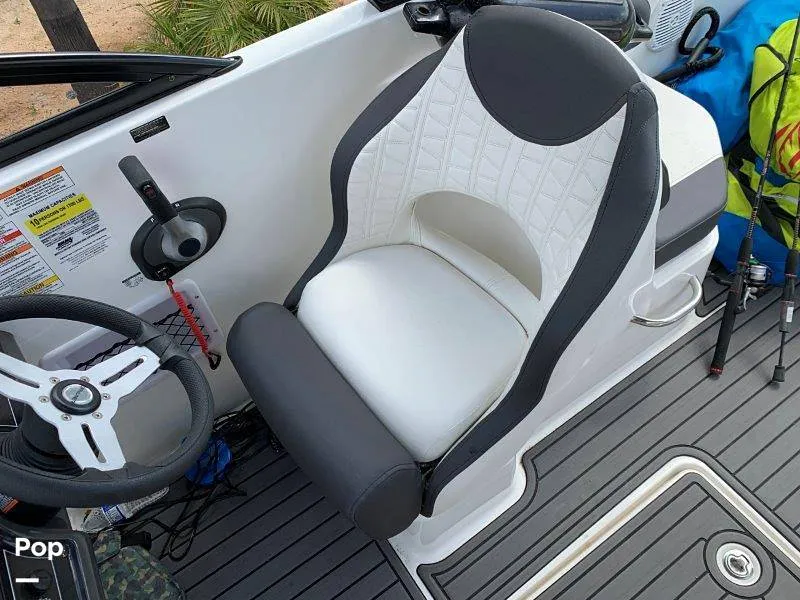 Slide: The Image of Bayliner VR6 2021 - 8883124