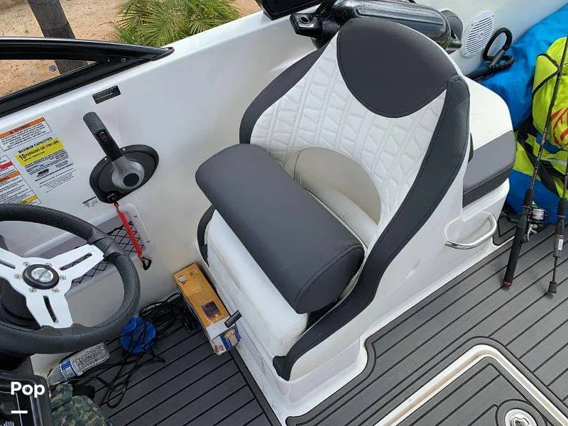 Slide: The Image of Bayliner VR6 2021 - 8883126