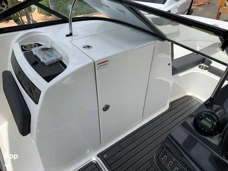 Slide: The Image of Bayliner VR6 2021 - 8883147