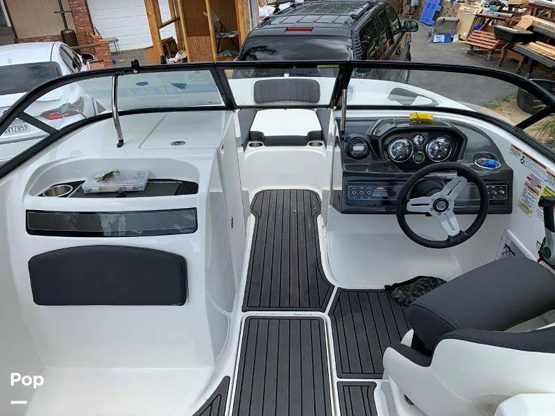 Slide: The Image of Bayliner VR6 2021 - 8883152