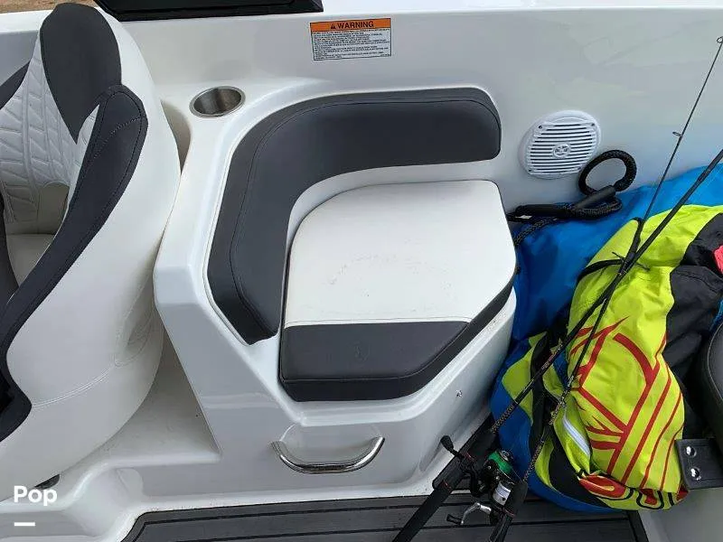 Slide: The Image of Bayliner VR6 2021 - 8883167
