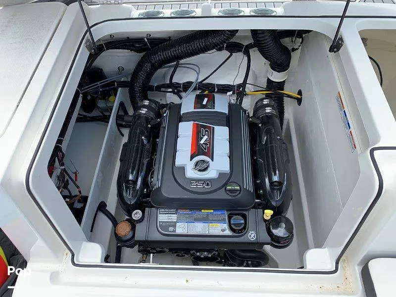 Slide: The Image of Bayliner VR6 2021 - 8883178