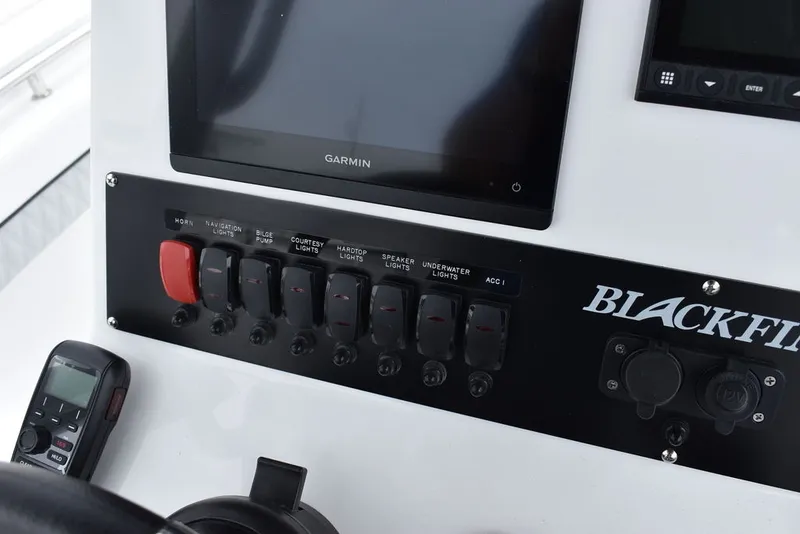 Slide: The Image of Blackfin 222CC 2024 - 48