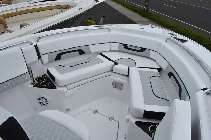 Slide: The Image of Blackfin 222CC 2024 - 54