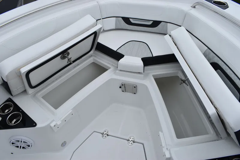 Slide: The Image of Blackfin 222CC 2024 - 57