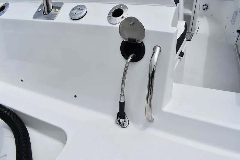 Slide: The Image of Blackfin 222CC 2024 - 70