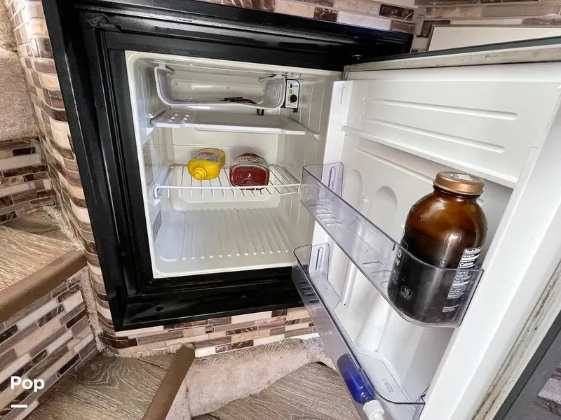 Slide: The Image of Sea Ray 380 SS 1997 - 11064338