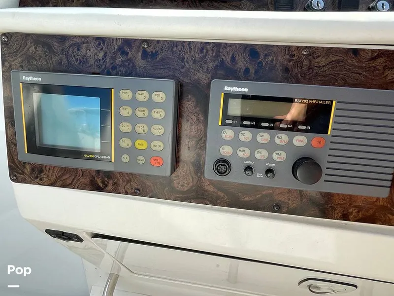 Slide: The Image of Sea Ray 380 SS 1997 - 11064168