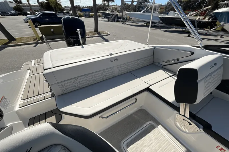 Slide: The Image of Sea Ray SPX 190 Outboard 2025 - 21