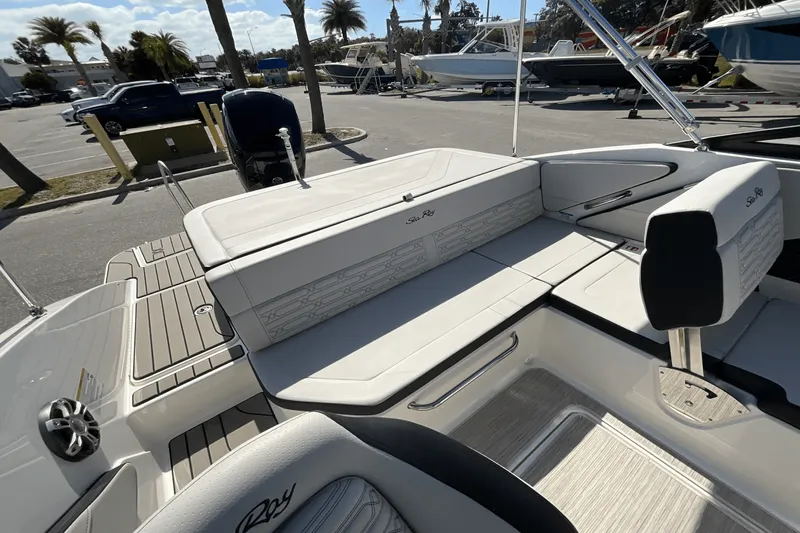 Slide: The Image of Sea Ray SPX 190 Outboard 2025 - 23