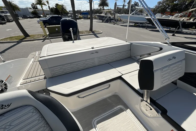 Slide: The Image of Sea Ray SPX 190 Outboard 2025 - 26