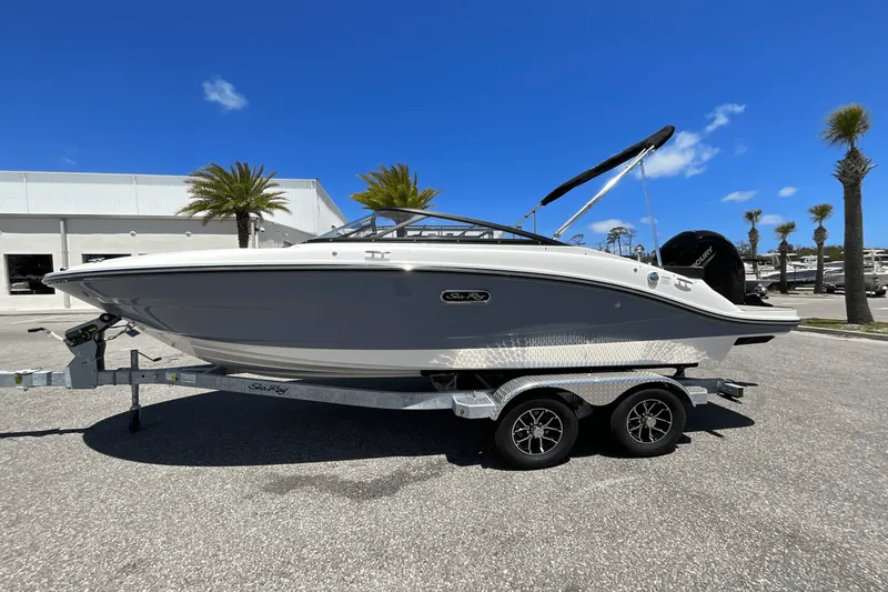 Slide: The Image of Sea Ray SPX 190 Outboard 2025 - 3