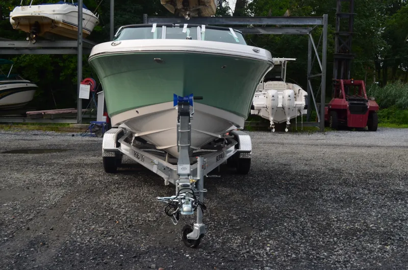 Slide: The Image of Robalo R207 2027 - 2