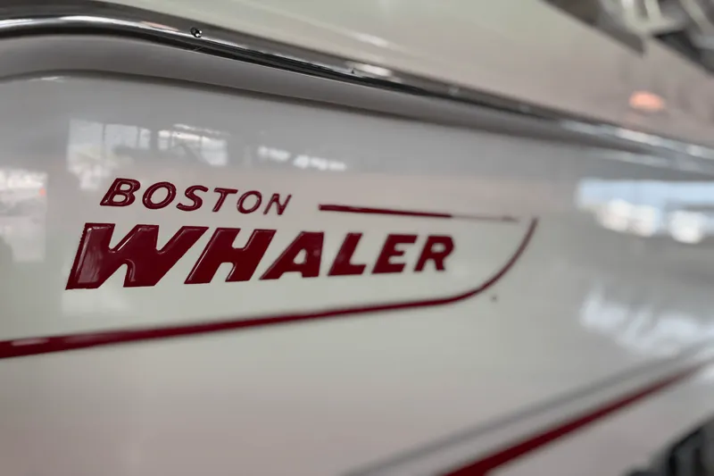 Slide: The Image of Boston Whaler 240 Vantage 2025 - 2