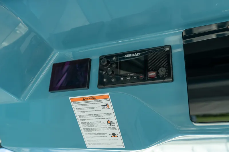 Slide: The Image of Boston Whaler 420 Outrage 2025 - 30