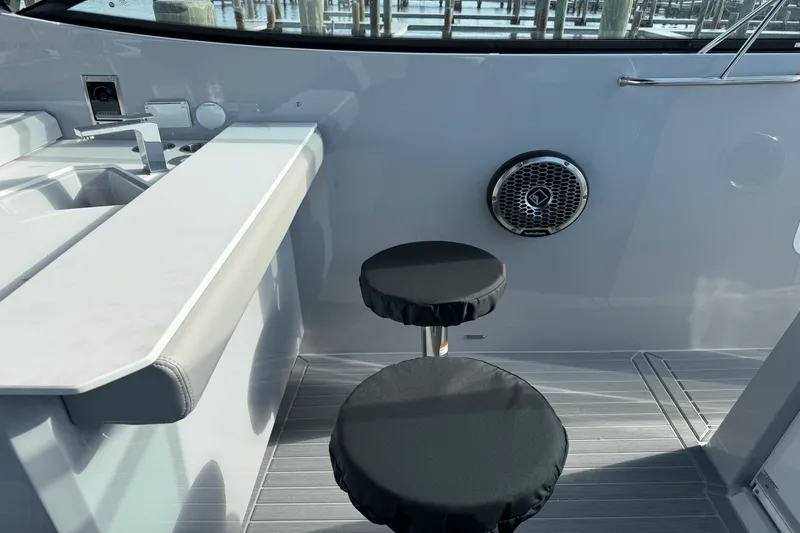 Slide: The Image of Cruisers Yachts 38 GLS Outboard 2025 - 10