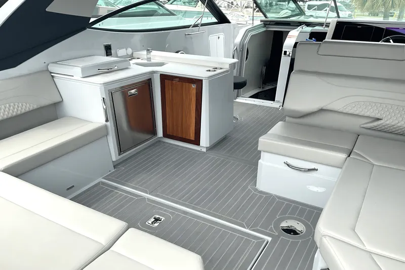 Slide: The Image of Cruisers Yachts 38 GLS Outboard 2025 - 14