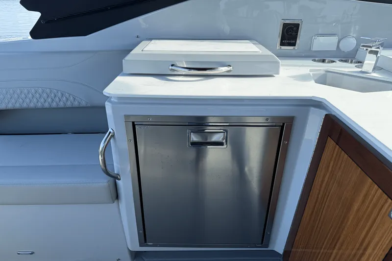 Slide: The Image of Cruisers Yachts 38 GLS Outboard 2025 - 18