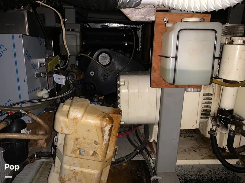 Slide: The Image of Tollycraft 34 Tri-Cabin 1981 - 8995178