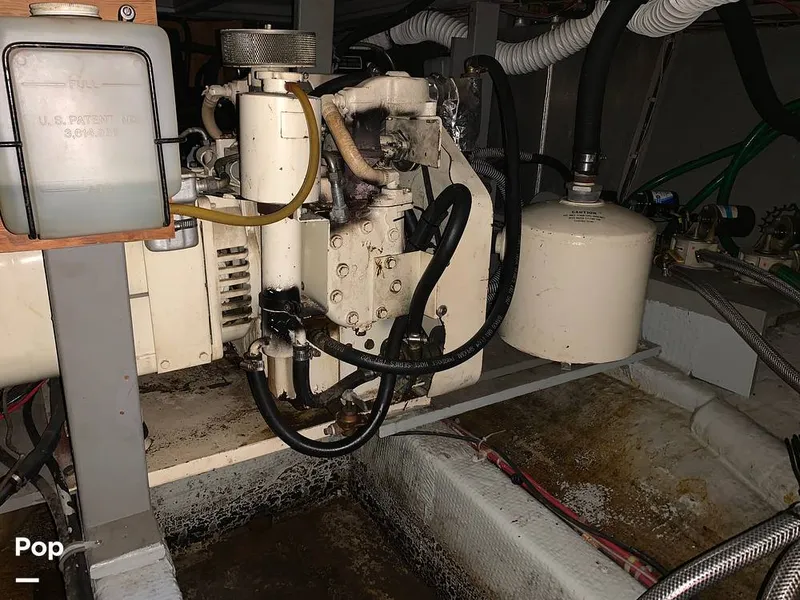 Slide: The Image of Tollycraft 34 Tri-Cabin 1981 - 8995181