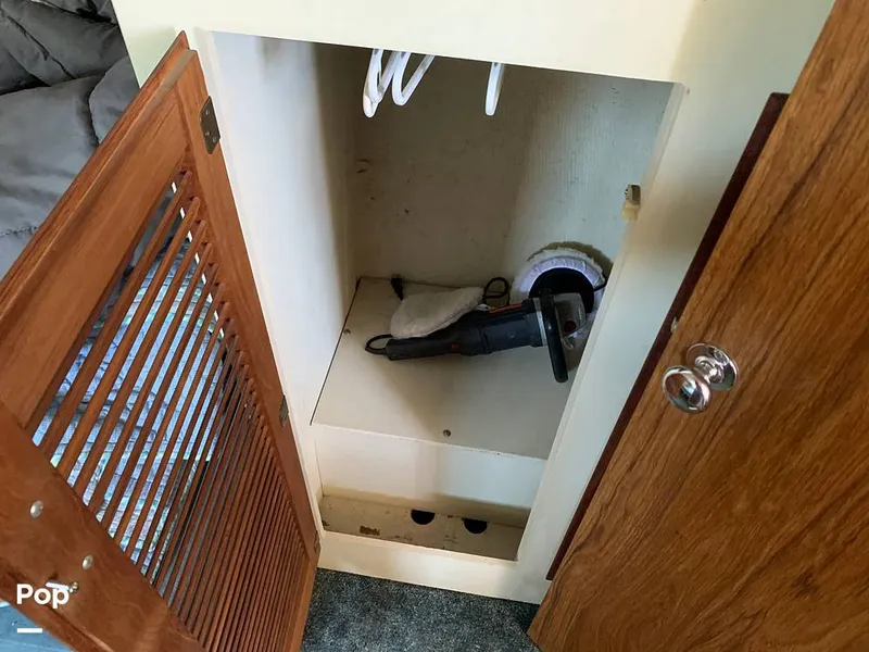 Slide: The Image of Tollycraft 34 Tri-Cabin 1981 - 8995220