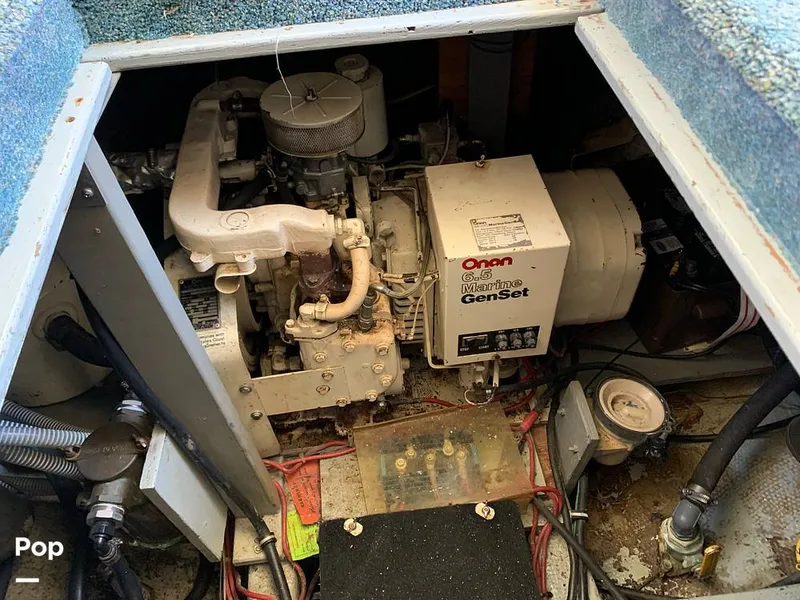 Slide: The Image of Tollycraft 34 Tri-Cabin 1981 - 8995291