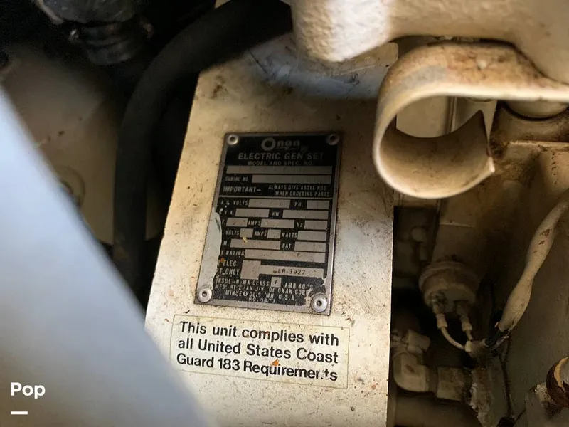 Slide: The Image of Tollycraft 34 Tri-Cabin 1981 - 8995294