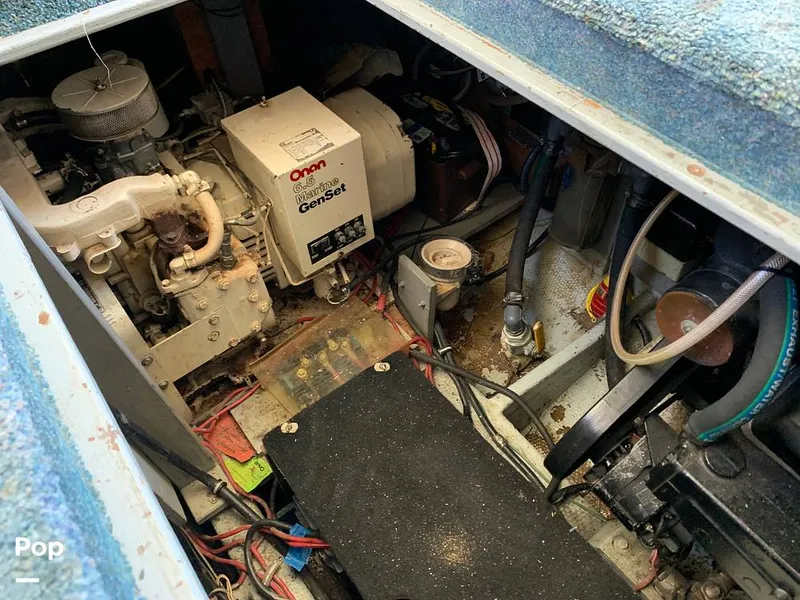 Slide: The Image of Tollycraft 34 Tri-Cabin 1981 - 8995295