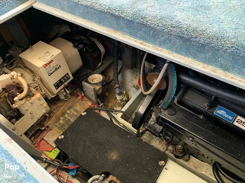 Slide: The Image of Tollycraft 34 Tri-Cabin 1981 - 8995297