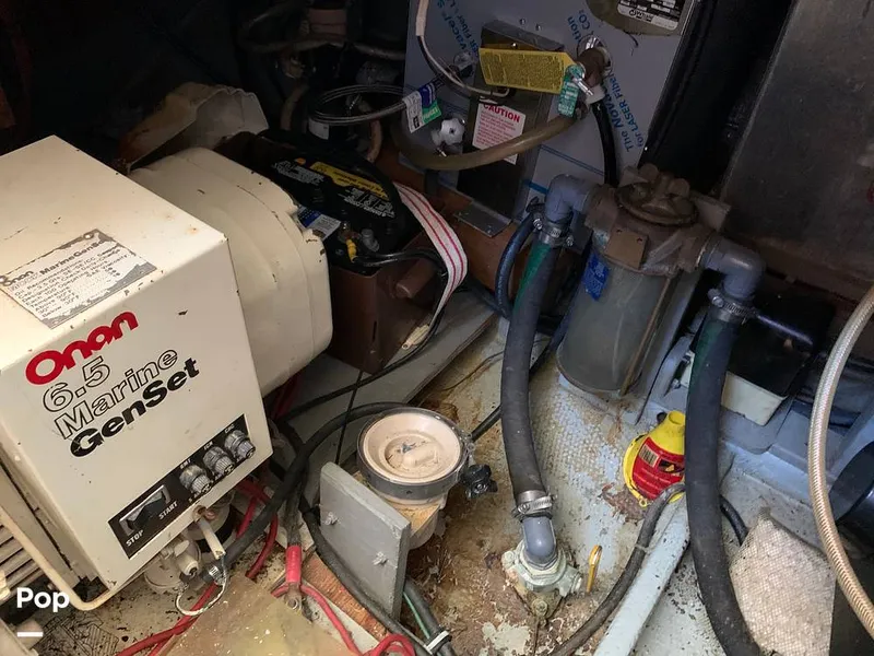 Slide: The Image of Tollycraft 34 Tri-Cabin 1981 - 8995300