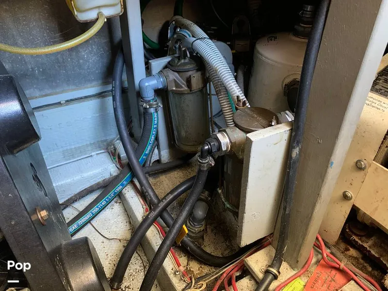 Slide: The Image of Tollycraft 34 Tri-Cabin 1981 - 8995309