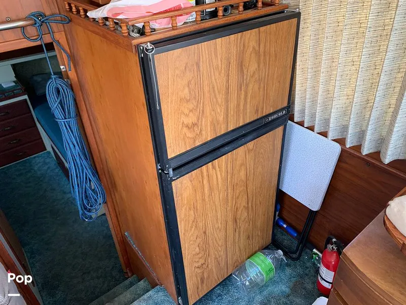 Slide: The Image of Tollycraft 34 Tri-Cabin 1981 - 8995323