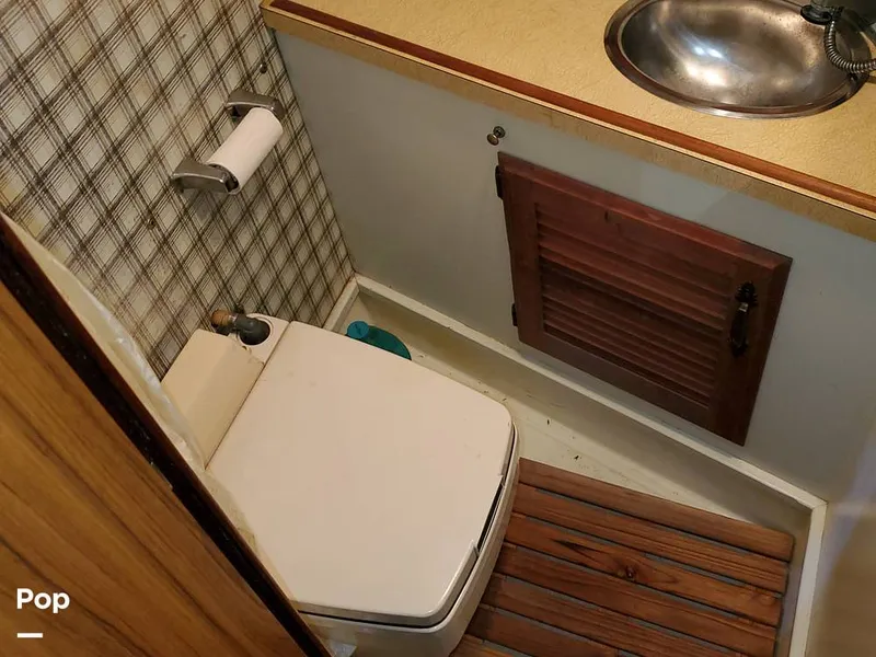 Slide: The Image of Tollycraft 34 Tri-Cabin 1981 - 11570879