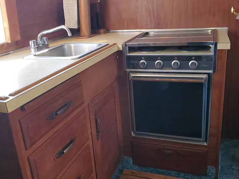 Slide: The Image of Tollycraft 34 Tri-Cabin 1981 - 11650621