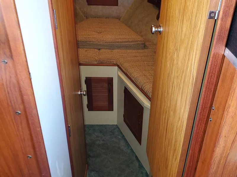 Slide: The Image of Tollycraft 34 Tri-Cabin 1981 - 11650629