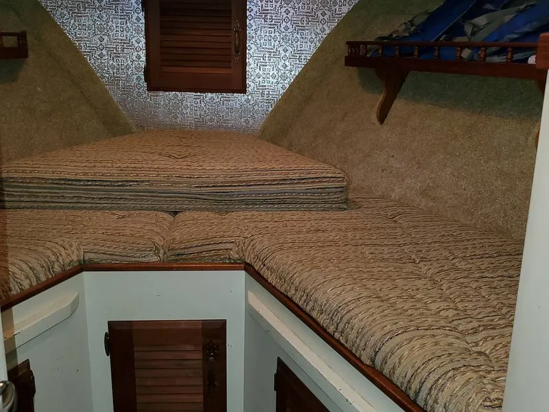 Slide: The Image of Tollycraft 34 Tri-Cabin 1981 - 11650631