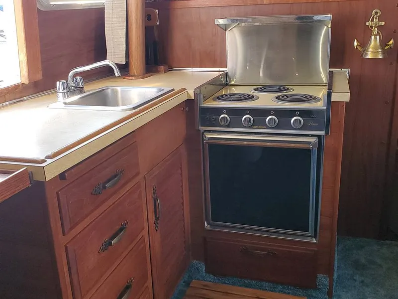 Slide: The Image of Tollycraft 34 Tri-Cabin 1981 - 11650626