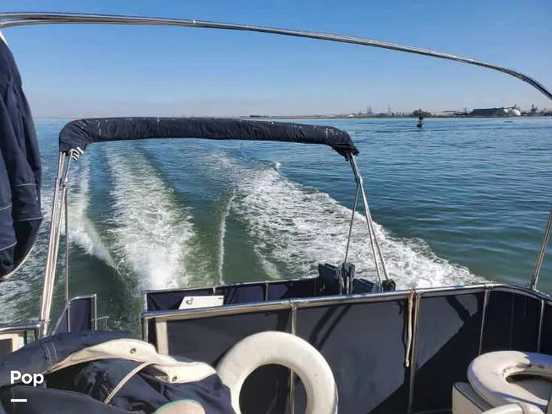 Slide: The Image of Tollycraft 34 Tri-Cabin 1981 - 8930843