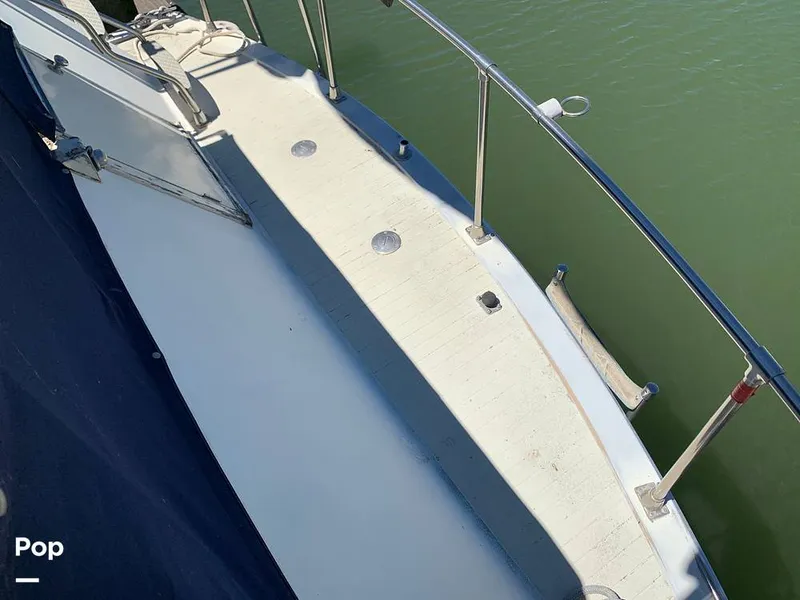 Slide: The Image of Tollycraft 34 Tri-Cabin 1981 - 8980890