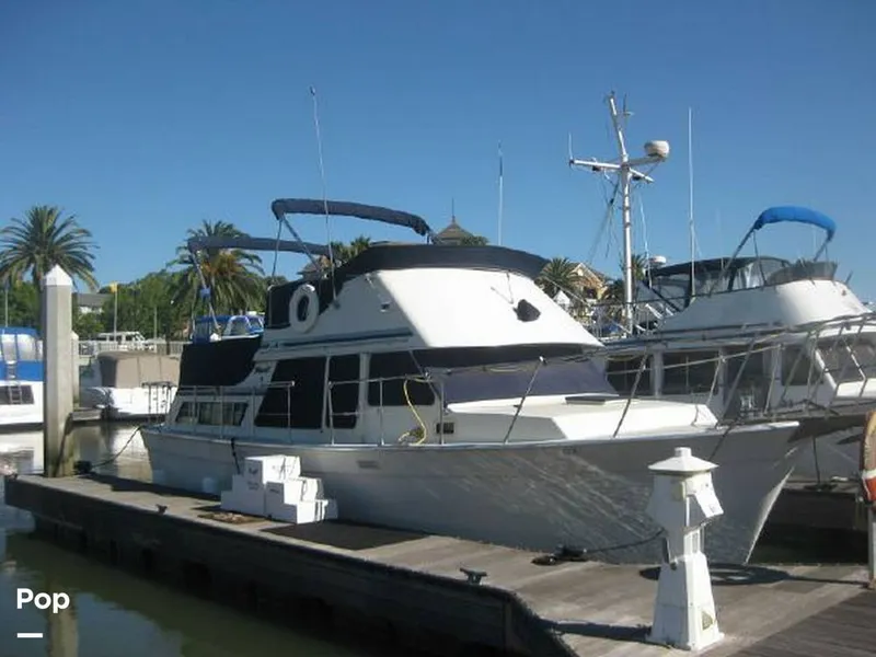 Slide: The Image of Tollycraft 34 Tri-Cabin 1981 - 8930837