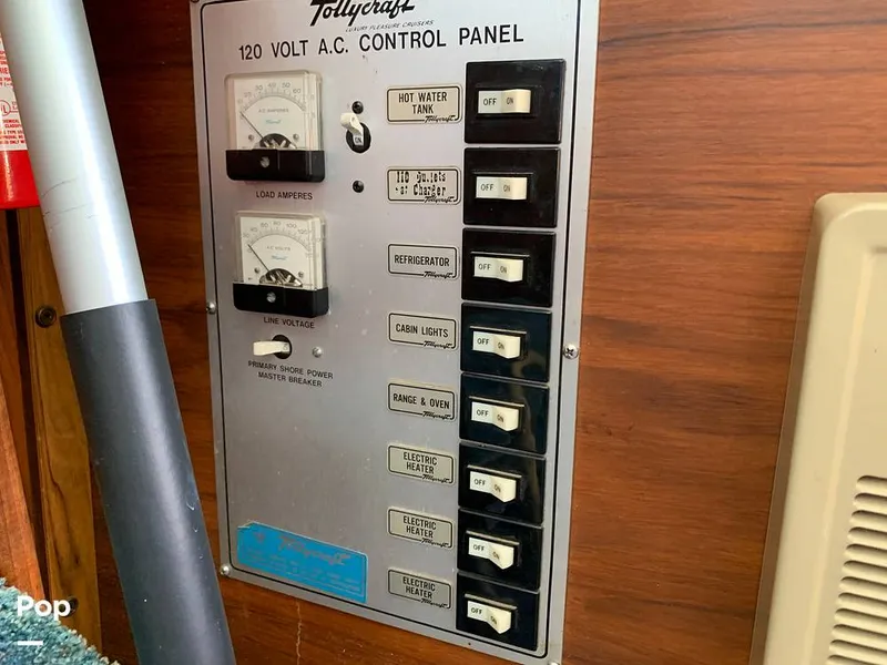 Slide: The Image of Tollycraft 34 Tri-Cabin 1981 - 8995143