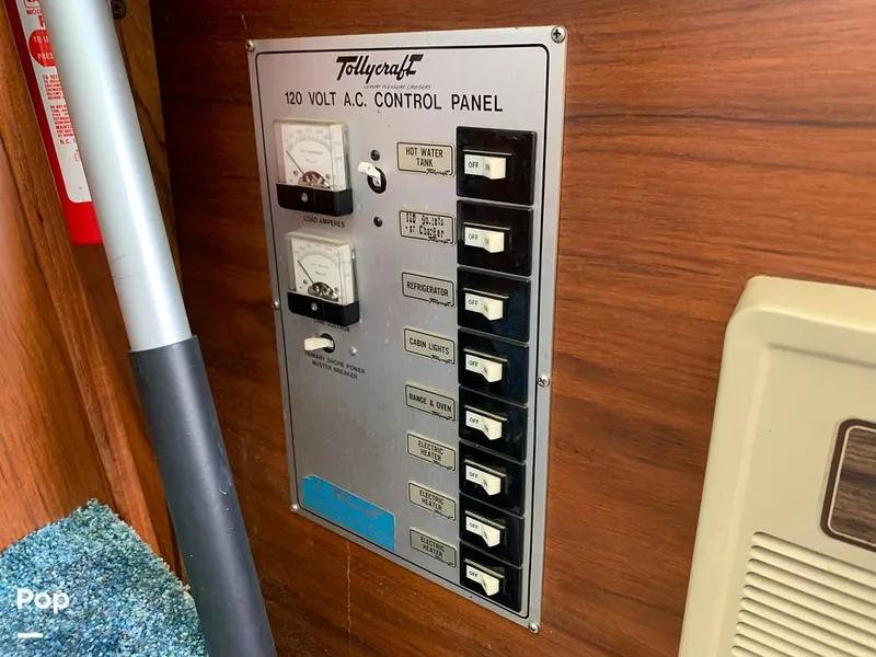 Slide: The Image of Tollycraft 34 Tri-Cabin 1981 - 8995146