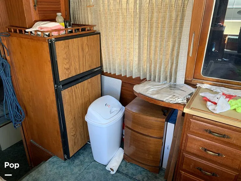 Slide: The Image of Tollycraft 34 Tri-Cabin 1981 - 8995161