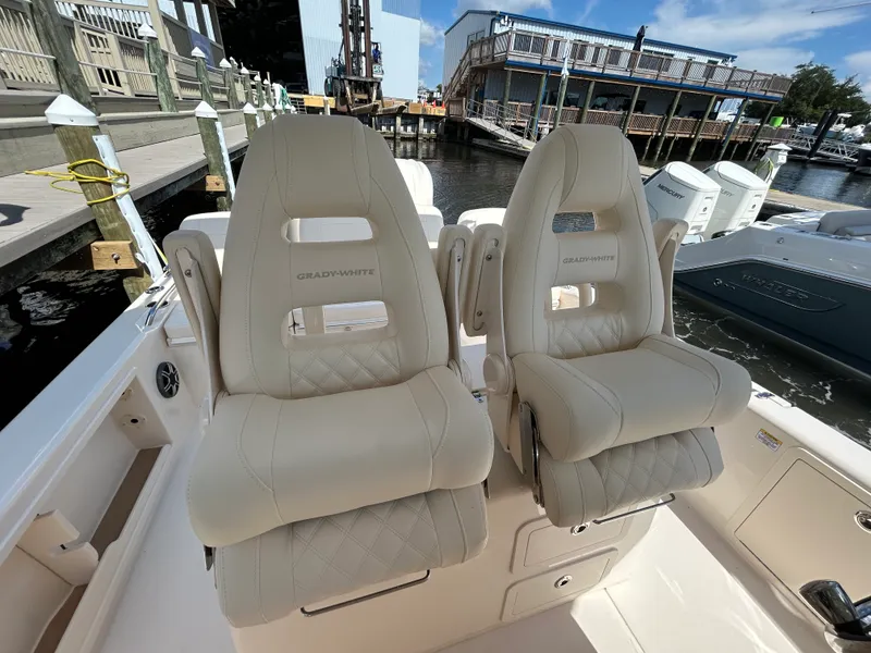 Slide: The Image of Grady-White 281 CE 2026 - 19