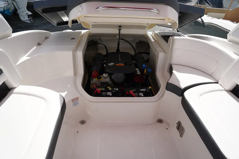 Slide: The Image of Chaparral 24 SSi 2020 - 31