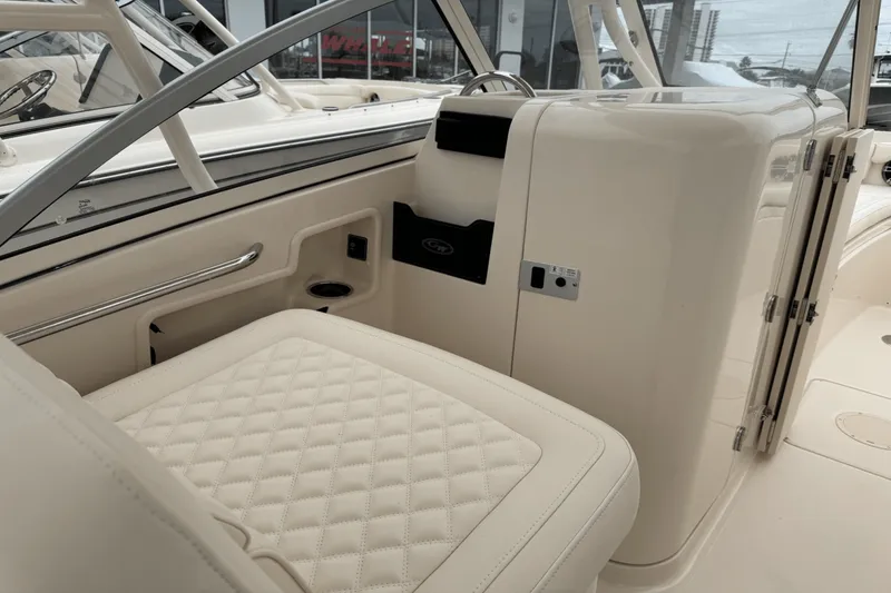 Slide: The Image of Grady-White Freedom 235 2025 - 19